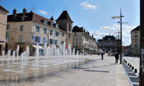 Lons le Saunier verte (place de la Liberté).