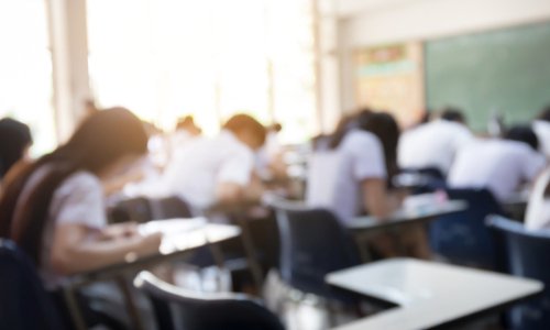 Laisser les élèves porter le polo toute l'année