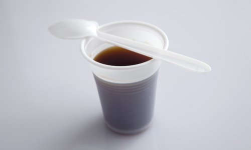 Pour l'interdiction des gobelets en plastique avec l'obligation de les remplacer par des biodégradables