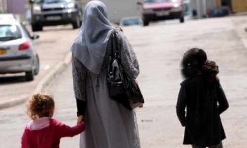 Contre l’interdiction des mamans voilées accompagnatrices