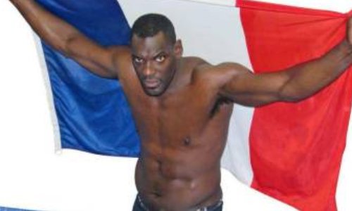 Patrice Quarteron soutient et demande  de la médaille  du mérite