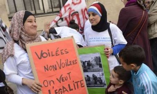 Pour le port du voile islamique lors des sorties scolaires