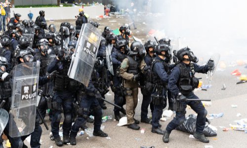 Pour que les forces de l'ordre observent la loi et les règles de déontologie