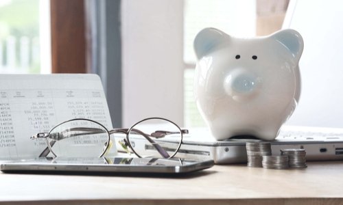 REFORME DES RETRAITES CÉDEZ MM. MACRON et PHILIPPE vous opposez une partie du peuple contre l'autre Marre d'être vos otages