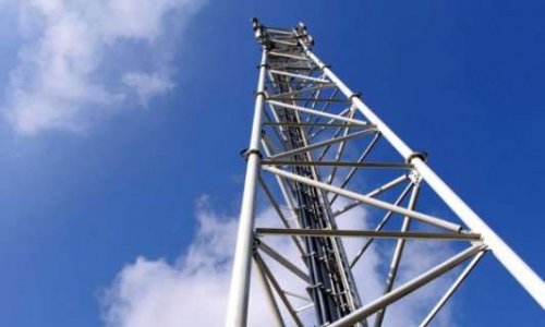 Contre l'antenne TDF de 40m rue de Bambecque à Herzeele