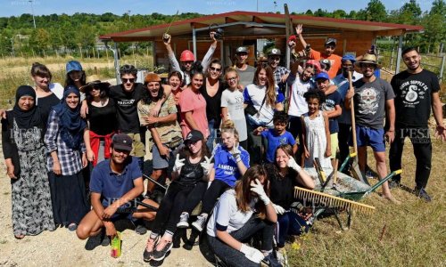 Contre la fermeture de La Ferme du Plateau de Haye
