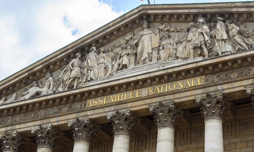 DISSOLUTION DE L’ASSEMBLÉE NATIONALE POUR UNE NOUVELLE MAJORITÉ