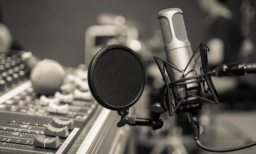 Licenciement pour propos haineux de Frédéric Fromet