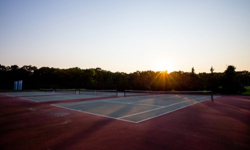 Pour l'ouverture des tennis de St Cloud tant que leur fermeture n'est pas formellement demandée par la FFT ou le gouvernement !