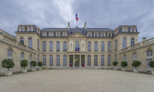 Pour la destitution du Président de la République !