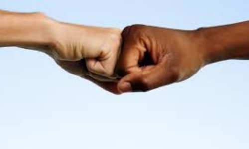 Arr&ecirc;ter le racisme.