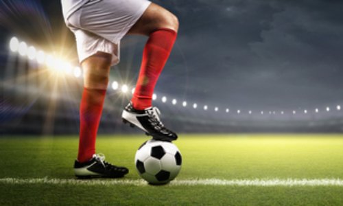 Et si les joueurs de foot reversaient tout (ou partie) de leurs salaires aux hôpitaux, au corps médical, à la recherche ?