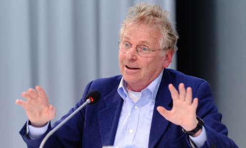 Nous ne voulons plus voir Daniel Cohn Bendit sur toutes les chaines TV Française