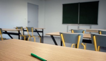 Pour le maintien de Monsieur Quittelier dans ses fonctions de professeur