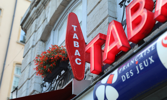 Pour la baisse du prix du tabac.