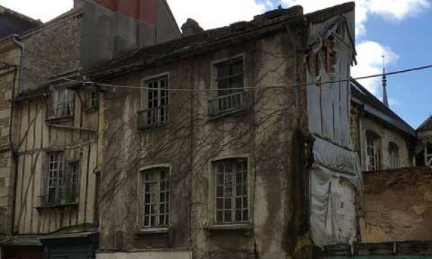 Non à la démolition des maisons de la rue du Château à Alençon, oui à leur restauration