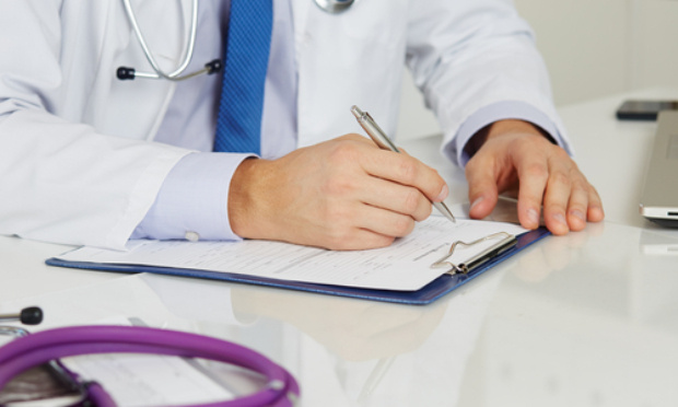 Dépôt de plainte pour non assistance médicale à personnes en danger contre les docteurs qui auront renvoyé les patients à domicile avec du paracetamol sans faire de test antiviral ou antibactérien