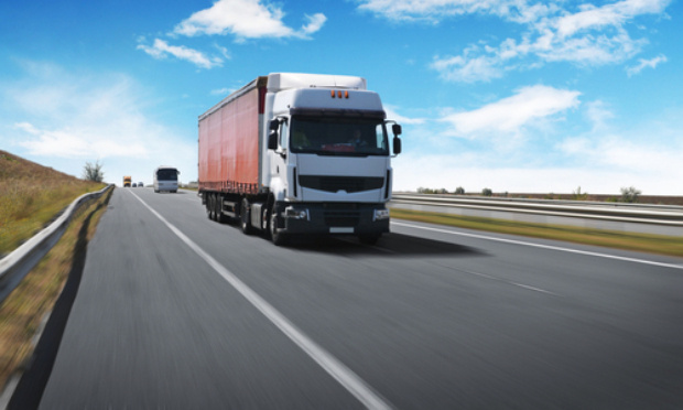 Possibilité aux conducteurs routiers de se restaurer dignement. Par exemple, autoriser les restaurants routiers de servir les repas en terrasse en respectant , bien sûr , les barrières sanitaires liées au Covid 19.