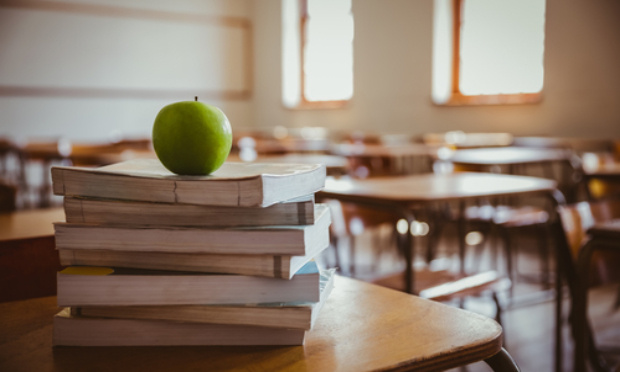 Laissez les écoles fermées jusqu'en Septembre !