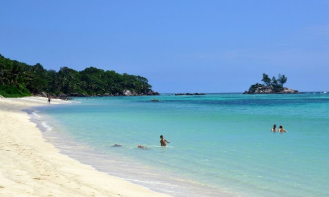 Accès libre aux plages pour les locaux
