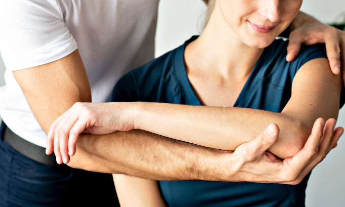 Pour une diminution significative du nombre d'heures de clinique interne et du nombre de patients à effectuer en vue d'obtenir le diplôme d'ostéopathe.