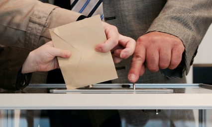 Je demande le report des élections municipales en mars 2021