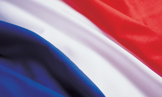 Honneur aux ouvriers de l'industrie en France.