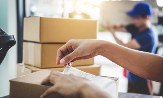 Contrôler les services postaux !