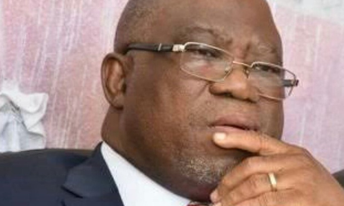 Pétition contre les Ministres du Budget et des Finances (émoluments des diplomates non versés)