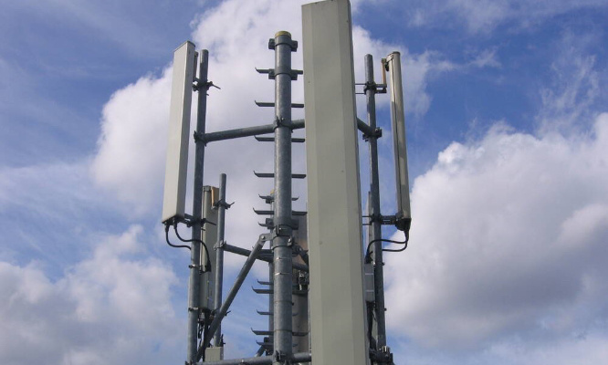 Notre santé est importante STOP aux antennes ! / Our Health is important STOP to antennas! Schaerbeek