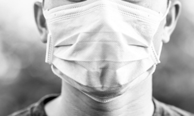 Port du masque obligatoire en lieu clos et fréquenté, et en lieu ouvert si pas de distanciation physique possible.