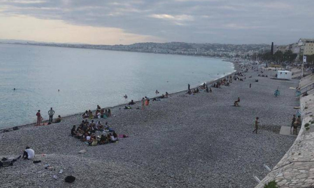 Non à l'interdiction d'accès aux plages de Nice les soirs de week-end !
