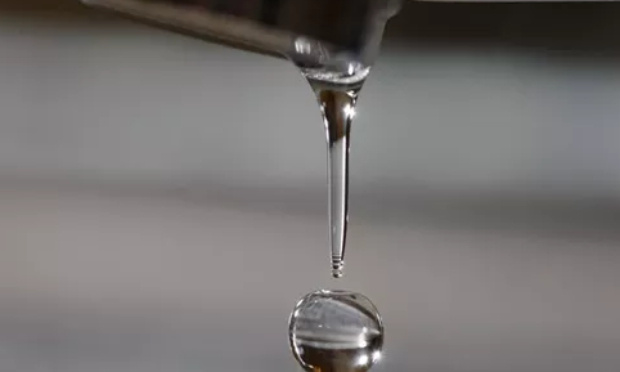 L'eau est notre bien commun : exigeons de l'Etat des canalisations en bon état  ; 20% de l'eau potable gaspillée à cause de la vétusté des canalisations