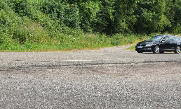 Création d'un Passage pieton et panneaux signalétiques, RD603, route dangereuse