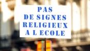 Oui à l’interdiction du voile dans les lieux accueillant des enfants de moins de 6 ans, appelée plus communément : « LOI ANTI NOUNOUS VOILEES »
