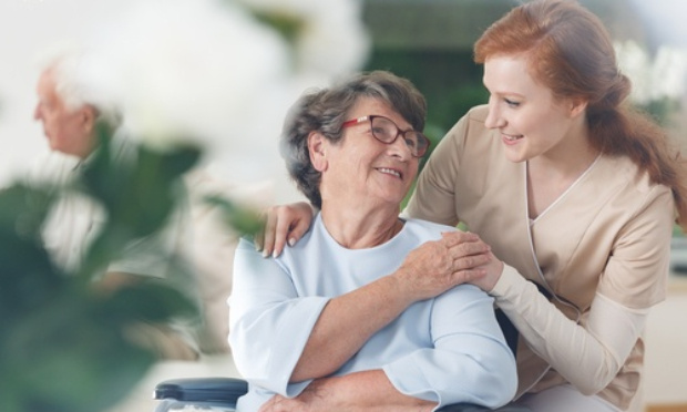 Imposer un appareil à UV pour désinfecter les EHPAD