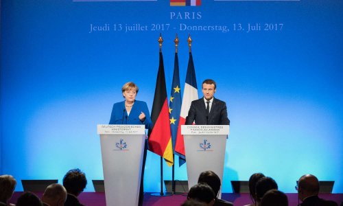 Il faut que la France et l'Allemagne sortent de la zone euro tout en restant dans l’Union Européenne puis créent une monnaie franco-allemande ?