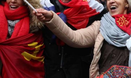 Soutenez-vous le mouvement des Foulards Rouges ?