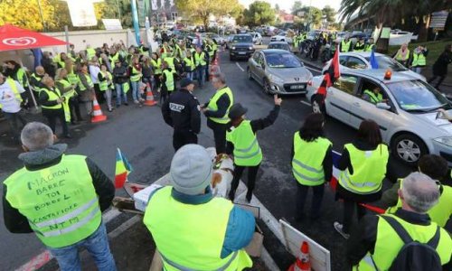 Êtes-vous pour le blocage de l'économie (raffineries, ports, frontières, banques)  et filtrages aux ronds points ?
