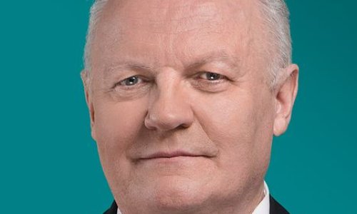 François Asselineau doit t'-il céder sa place à Vincent Brousseau ?