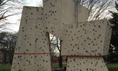 Vous venez grimper au parc de la Commune de Paris :