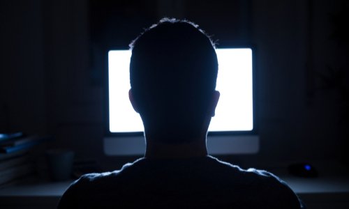 Prison : d’ici 2022, les détenus auront des ordinateurs dans leur cellule. Quel est votre avis ?