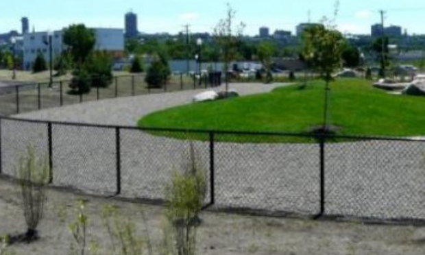 Demande de parc à chiens clôturé dans le centre-ville de Sète