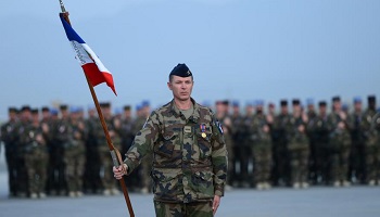 Seriez-vous pour ou contre un service militaire de 6 mois pour tous les jeunes de 21 ans ?