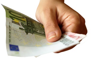 Selon vous, le refus des  Banques Françaises de prêter de l’argent au Front National pour les élections a quel but ?