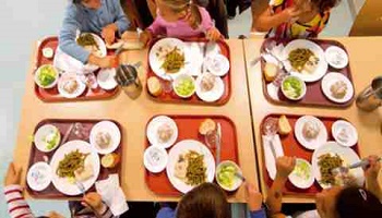 Pour ou contre le menu unique à la cantine dans les écoles publiques ?