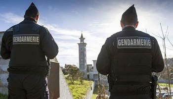 Pensez-vous que les lieux de culte comme les synagogues ou  les mosquées doivent être protégés par les forces de l'Ordre ?