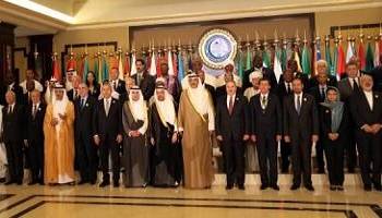 Compte tenu de la situation d'urgence des migrants, mais également du danger que représente le terrorisme islamique pour l'Europe, quelle solution  vous semble préférable ?