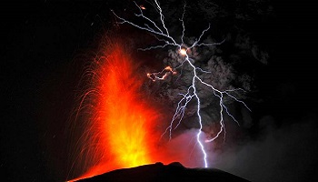 Pensez-vous que, depuis la nuit des temps, des hommes et des femmes souffrent des conséquences de la nature, ou des catastrophes dues à l'inconséquence des humains eux-mêmes ?