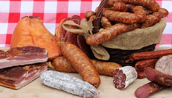 Viande rouge et charcuterie favoriseraient le cancer :